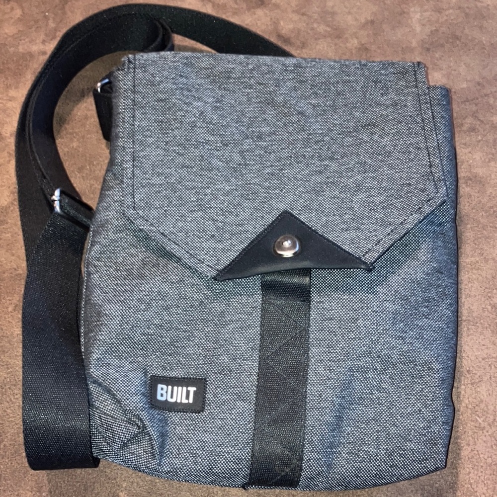 Built Gray Crossbody Bag‎ for Tablets and Notebooks